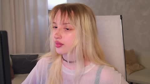 EVA NON NUDE online show from May 24, 4:35 pm
