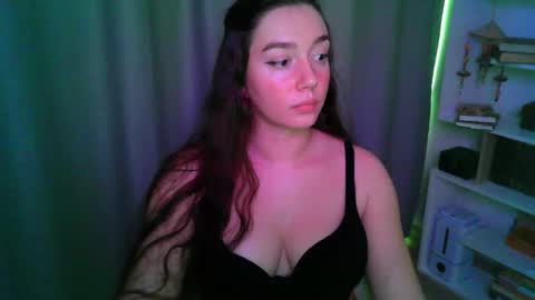 Snapshot of effie_balconii chatting on September 21, 3:16 pm effie_balconii online show from September 21, 3:16 pm