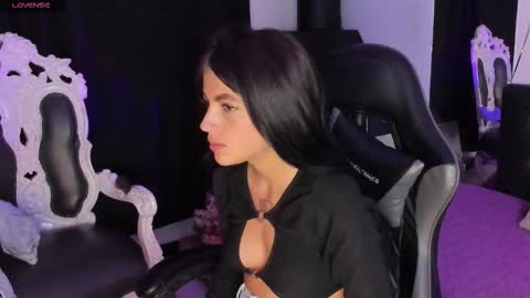 eiimyyy online show from October 16, 9:46 pm