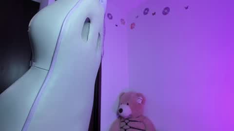 eileen_pinkman online show from February 28, 9:04 am