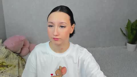 eileenmoores online show from December 15, 5:42 pm