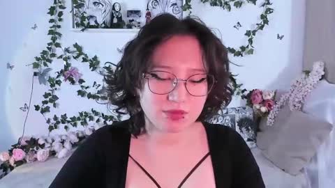 liasama online show from December 6, 2:08 am