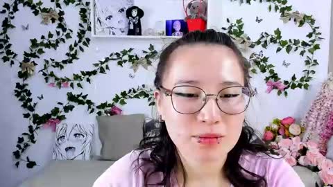 liasama online show from February 1, 9:29 pm