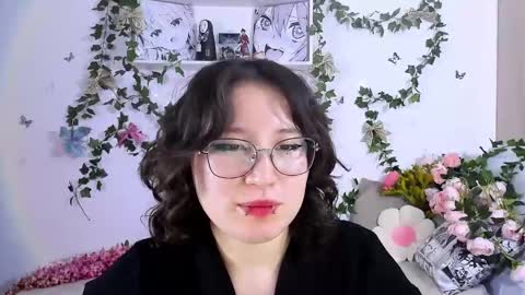 liasama online show from December 28, 9:31 am