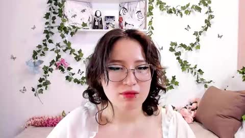 liasama online show from December 17, 9:07 am