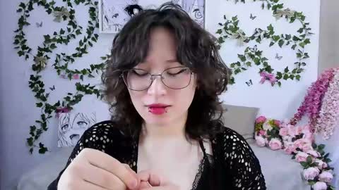 liasama online show from January 19, 2:36 am