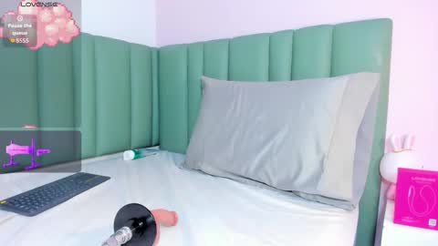 Eimy online show from October 31, 9:26 pm