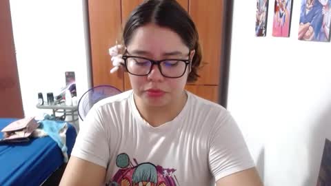 eimy_saenzz online show from December 14, 2:07 am