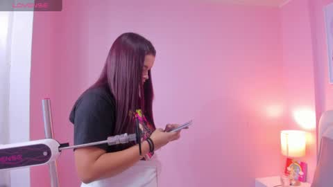 Eimy  online show from December 2, 3:08 am