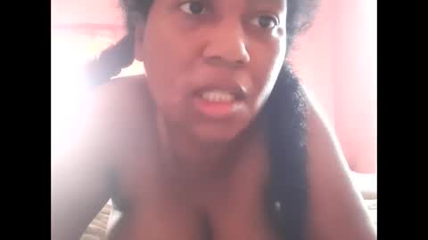 Eirondra Valeen online show from December 15, 1:40 pm