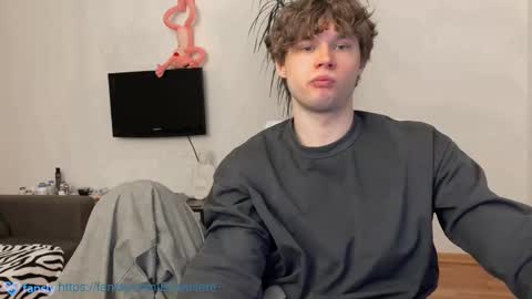 Eitan online show from March 8, 2:19 pm