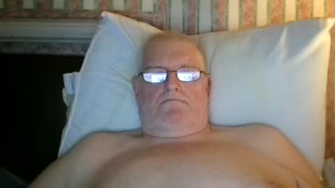 eketman1964 online show from October 10, 11:20 pm