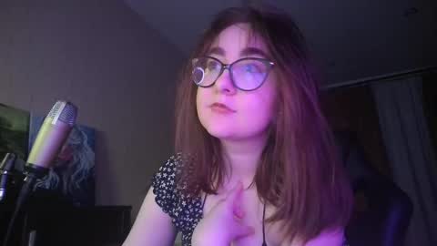 If you like it when I meow give me a thumbs up online show from February 20, 4:25 pm