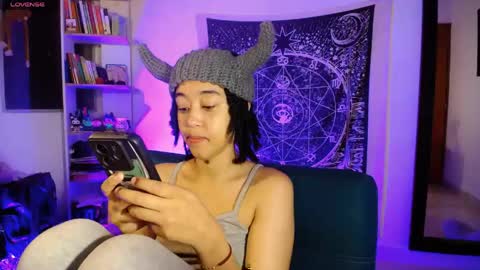 Ela  Help me reach 100 thumbs up online show from April 14, 3:54 am