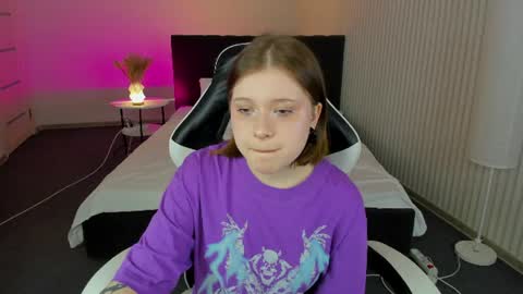 Elly online show from July 7, 2:57 am
