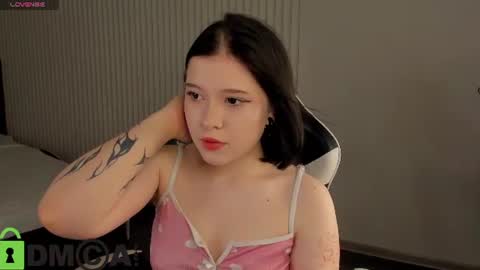 Elly online show from August 7, 3:05 am