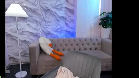 Elly online show from July 27, 3:04 am