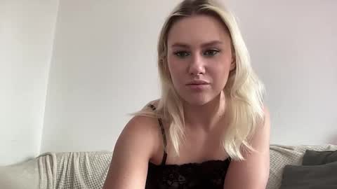 elaraluxxxe online show from September 25, 10:55 am