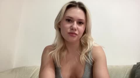 elaraluxxxe online show from November 18, 11:02 am