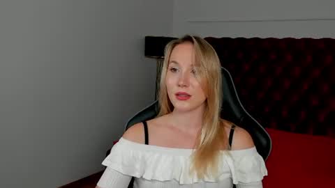 elaravoltage online show from July 28, 12:48 pm