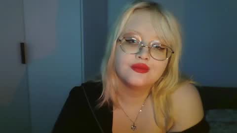 elayne_sweet online show from May 28, 6:44 am