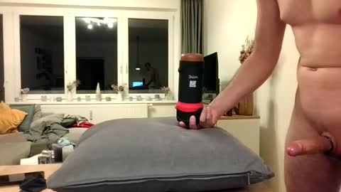 elcumbo01 online show from March 28, 8:10 pm