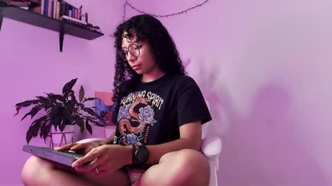 Snapshot of elektra_williams chatting on February 26, 1:25 am elektra_williams online show from February 26, 1:25 am