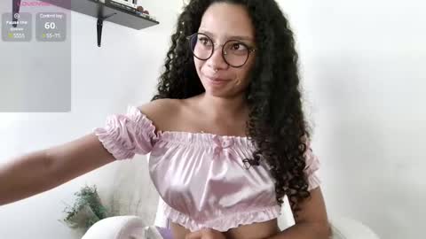 Snapshot of elektra_williams chatting on December 22, 4:17 am elektra_williams online show from December 22, 4:17 am