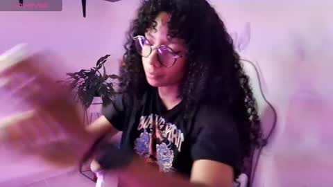 Snapshot of elektra_williams chatting on February 8, 2:04 am elektra_williams online show from February 8, 2:04 am