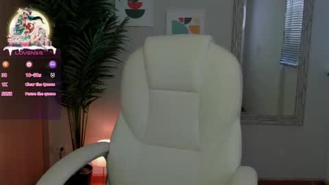 Snapshot of elena_ruiz chatting on December 19, 9:49 pm Elena online show from December 19, 9:49 pm