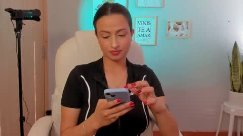 Snapshot of elena_ruiz chatting on January 10, 9:10 pm Elena online show from January 10, 9:10 pm