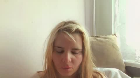 Elena online show from April 8, 2:31 pm