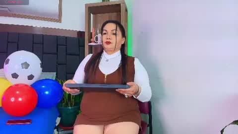 elenna_boobs_ online show from June 25, 3:47 am