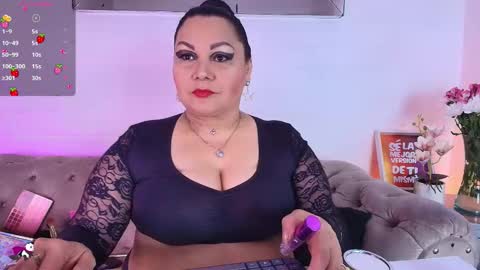 elenna_boobs_ online show from October 11, 7:57 am