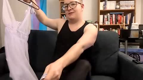 Snapshot of eli_hayes chatting on October 11, 10:02 pm Elias online show from October 11, 10:02 pm