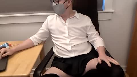 Snapshot of eli_hayes chatting on February 9, 8:56 pm Elias online show from February 9, 8:56 pm