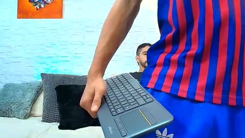 elias_salvatore_ online show from May 17, 3:54 pm