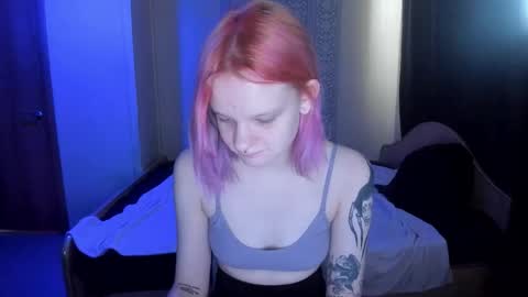 elieiza_xo online show from February 8, 9:24 am
