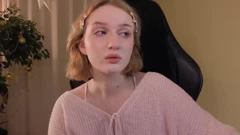 Ellie online show from December 18, 5:36 am