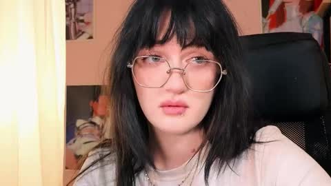 Ellie online show from October 2, 5:06 am