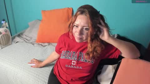 Snapshot of elif__girasol chatting on February 15, 11:47 pm elifgirasol online show from February 15, 11:47 pm