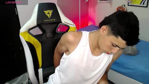 Snapshot of elii_797 chatting on October 17, 8:24 pm bby-santy online show from October 17, 8:24 pm