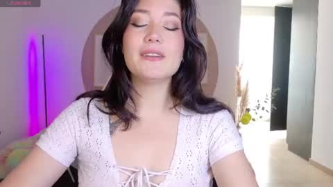 eliiih_ online show from July 6, 4:20 pm
