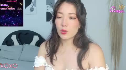 eliiih_ online show from June 13, 9:52 am