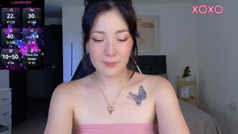 eliiih_ online show from October 31, 3:18 am