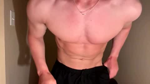 elijahkinky24 online show from May 20, 2:19 am