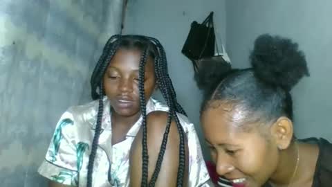 elina981 online show from February 3, 6:22 am