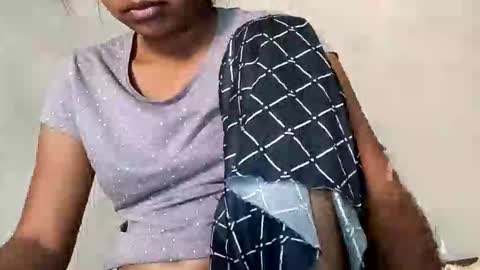 elina_roy03 online show from November 6, 7:33 am