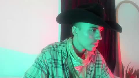 elio_dicaprio online show from November 2, 2:33 am