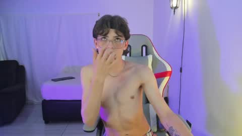 Eliot online show from April 17, 7:49 pm